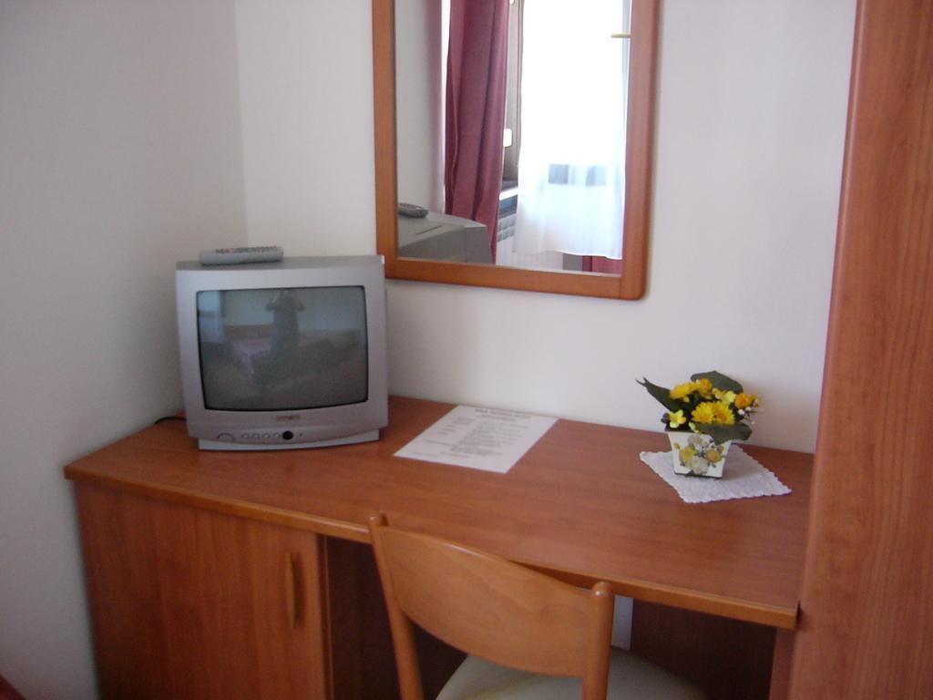 Nonna Alda Bed and Breakfast Βιαρέτζιο Δωμάτιο φωτογραφία